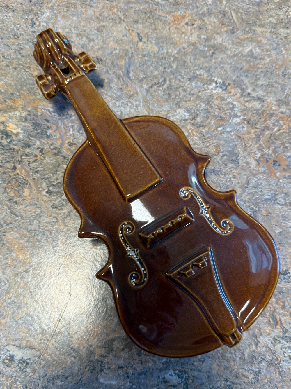 Vintage McCoy ceramic Violin Wall Pocket 1957 EVC wall hanging music symphony